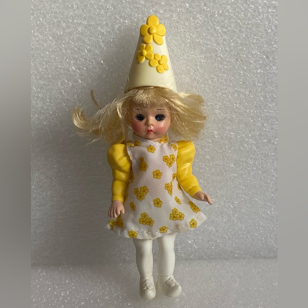 Madame Alexander Doll McDonald's Wizard of Oz DAISY MUNCHKIN - 6" Mini Doll